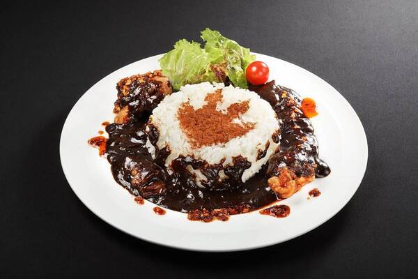 “ラメグラデーション”でキラキラ輝くモンスターアート！ ニジゲンノモリ『ゴジラ・モスラ素焼き色塗り体験』新装飾登場