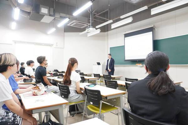日本を代表するフィジカルトレーナーが登壇！泉建史氏が鍼灸学科アスレティックトレーナーコースで特別講義を開講【森ノ宮医療大学】