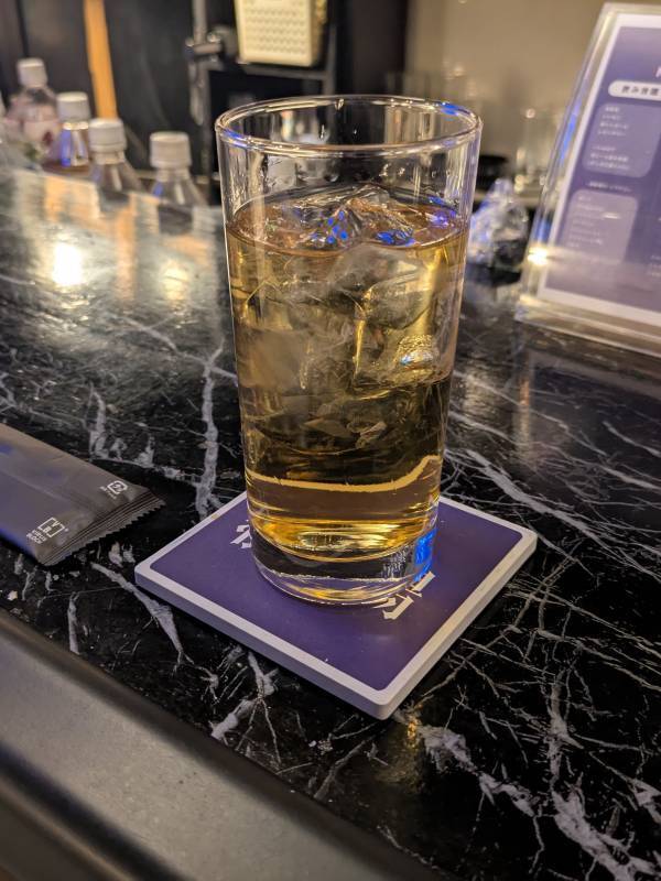 インフルエンサー「釈迦遺（しゃかゆい）」が渋谷にスナック「釈迦場（しゃかば）」をオープン