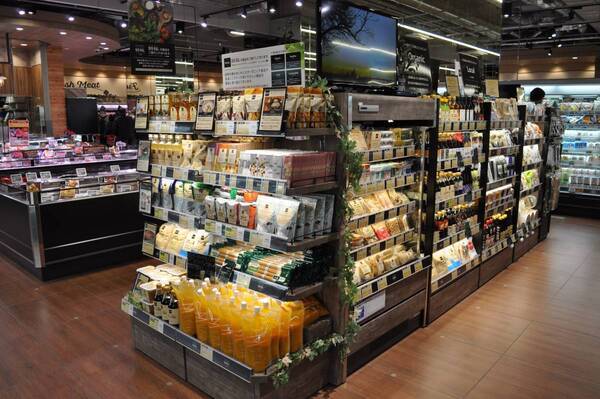 1月16日（木）、枚方市に誕生する複合商業施設内に「ライフ枚方大橋店」をオープン！普段使いでも特別な日でもご満足いただける豊富な品ぞろえで選ぶ楽しさをお届け！