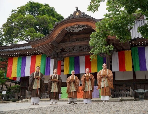 【“幻の花”サガリバナと夜空を彩るバブルミネーション 】神代植物公園「大温室夜間公開」を開催！（７月20日・21日）