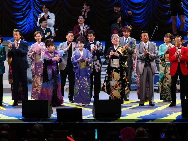 テイチク創立90周年コンサート開催！総勢64名の歌手が勢ぞろい