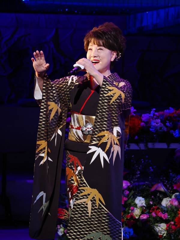 テイチク創立90周年コンサート開催！総勢64名の歌手が勢ぞろい