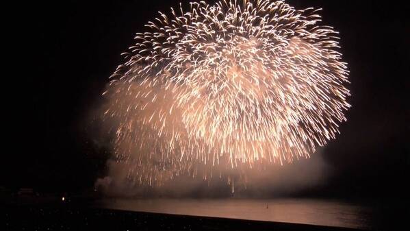 海上から打ち上げる、大迫力の花火！ 世界遺産のまち、三重県熊野市から生中継！ 「2025熊野大花火大会　生中継」8月17日（日）よる7時～BS12で放送