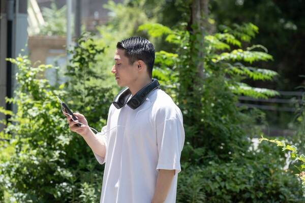 冷却プレートとトリプルファンで首だけでなく背中まで涼しい！『PowerArQ Wearable Neck Cooler Air』7/18から予約開始