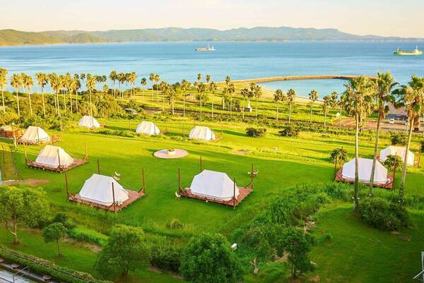 旅のスタイルで選ぶ、大江戸温泉物語グループのお得旅。 「平日9,980円の北陸旅」に「グランピングエリアの料金改定」で、 旅をより気軽に、何度でも