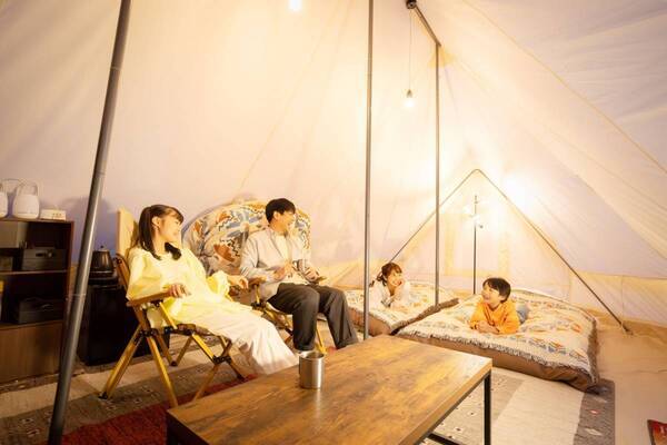 旅のスタイルで選ぶ、大江戸温泉物語グループのお得旅。 「平日9,980円の北陸旅」に「グランピングエリアの料金改定」で、 旅をより気軽に、何度でも