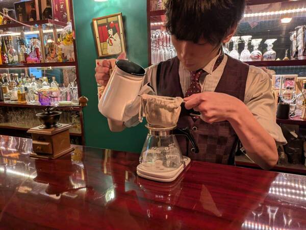 池袋に“イケメン店主の異色の経歴”カフェ 「Cafe 33-THIRTY THREE-」がオープン