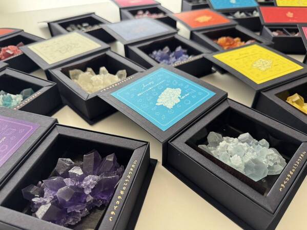 “推し色”で楽しむ宝石菓子。全10色展開の琥珀糖ボックスが登場！2025年8月8日(金)より期間限定予約開始