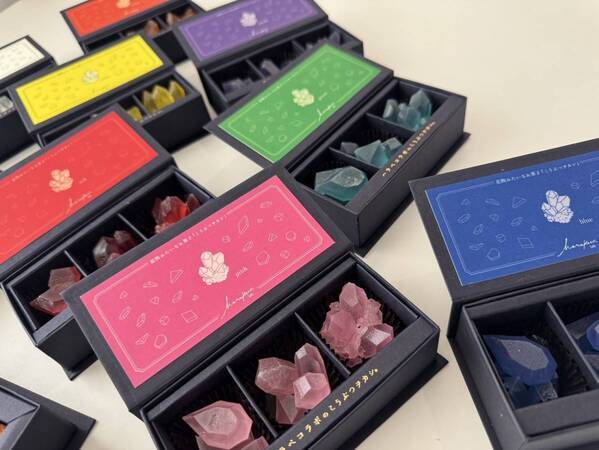 “推し色”で楽しむ宝石菓子。全10色展開の琥珀糖ボックスが登場！2025年8月8日(金)より期間限定予約開始
