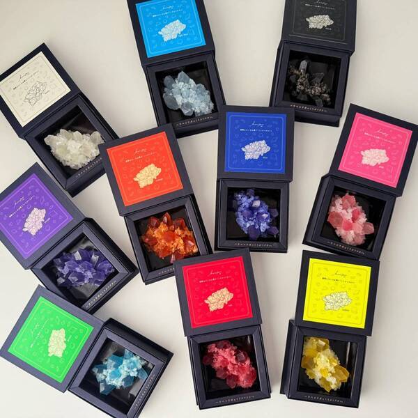 “推し色”で楽しむ宝石菓子。全10色展開の琥珀糖ボックスが登場！2025年8月8日(金)より期間限定予約開始