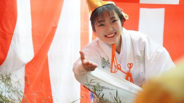 大阪国際大学のボランティアバンクの学生が「ねや川 戎大祭」の福娘として参加しました！