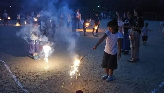親子で“おもちゃ花火”を安全に楽しむ夏の体験イベント『わくわく花火スクール in 扇町公園』