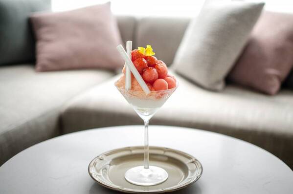 大好評の「大人のためのパフェ氷」が再登場！～かき氷とパフェが出会う新感覚スイーツを長野県・湯田中温泉のチョコレート専門店『oN CHOCOLATE NAGANO』がお届けします～