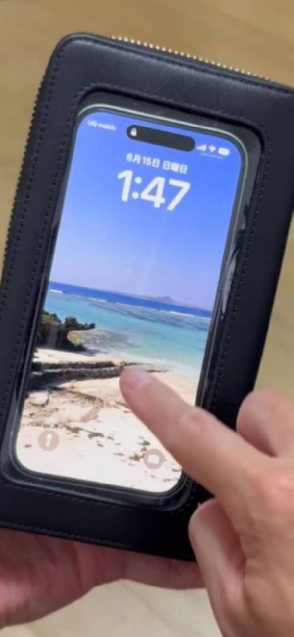 スマートフォンを財布から“取り出さない”時代が来た！SNSの総ビュー数数万超の注目アイテム『クリアタッチウォーレット』が、 7月12日「First Step」で先行販売スタート！ 紹介記事もPV数一万超えで拡散中！