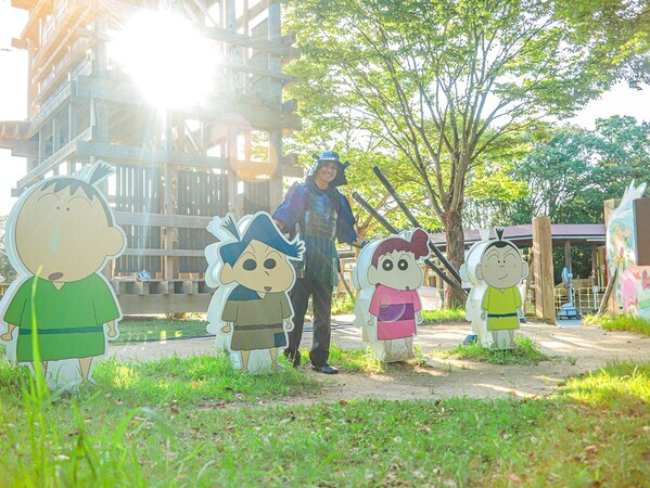 ニジゲンノモリ「クレヨンしんちゃんアドベンチャーパーク」 『クレヨンしんちゃんサムライアドベンチャー in Summer』 2025年7月5日（土）～8月31日（日）期間限定で開催
