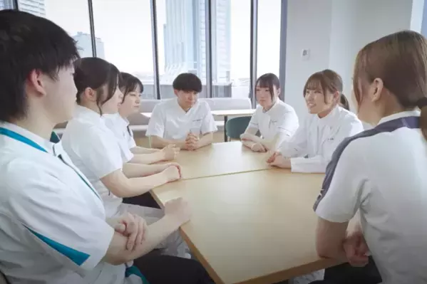 職種の壁を越えて学ぶ！8学科混成で行う革新的チーム医療教育に迫る。魅力満載のＰＶ動画を公開【森ノ宮医療大学】