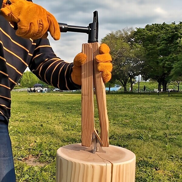 超コンパクトな薪割りツール「Brekka（ブレッカ）」が誕生！クラファン初日で目標達成！