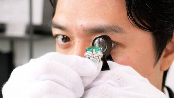 ラボダイヤモンドの普及で天然ダイヤモンドの価値が下落中──早めの売却を検討する人が増加