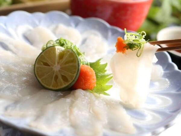 2025年初旅は新酒と共に、カニ＆とらふぐを食べ比べ！京都府京丹後市夕日ヶ浦温泉「夕日浪漫　一望館」