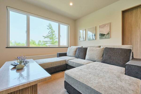 富良野エリアに新たな不動産プロジェクト「Shikauchi」誕生。別荘利用と資産活用を両立する「貸別荘」という暮らし方の提案。