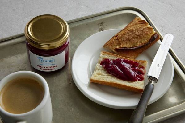 エシレ・メゾン デュ ブール ＜東京・丸の内＞より、人気のペーストに爽やかな酸味の新フレーバー “フランボワーズ” が登場！ 「パート・ア・タルティネ・フランボワーズ」2025年7月19日（土）新発売