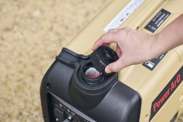 PowerArQのシグネチャーカラー“コヨーテタン”の発電機が発売開始。最大3100Wの高出力×インバーター方式で家庭用家電も安心対応。