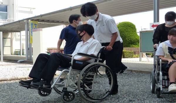 近大九州短期大学「令和7年度　第4回オープンキャンパス」開催　車いす体験やカウンセリング技法体験などの模擬授業を実施