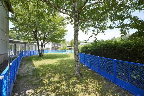 【ホテルあぶくま高原テラス】ドッグラン直結・温泉プール付きの「わんちゃん専用客室」が8月1日オープン