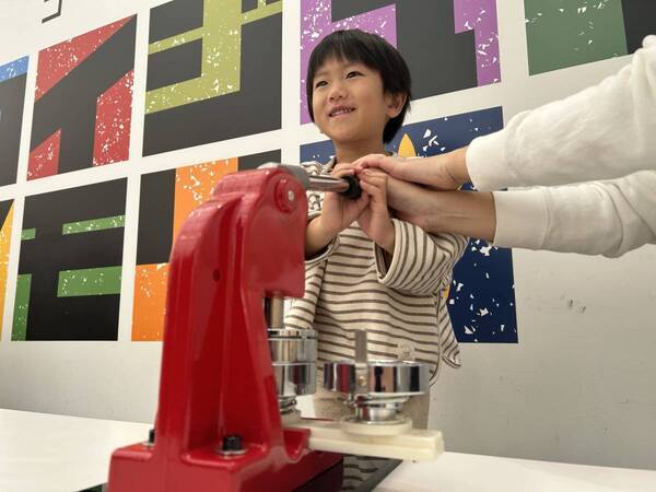 かっこよくて可愛い「ゴジラ&ハム太郎」のオリジナル缶バッジをつくろう！ ニジゲンノモリ『ゴジラ缶バッジ制作体験 ～ゴジラ＆ハム太郎Ver.～』