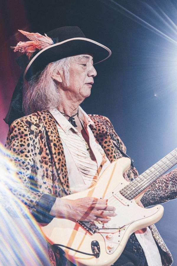 圧巻のトリプル・ギター・バトル！Char、布袋寅泰、松本孝弘！ ジェフ・ベック　トリビュートライブ開催！