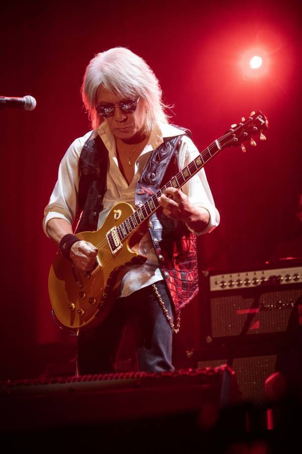 圧巻のトリプル・ギター・バトル！Char、布袋寅泰、松本孝弘！ ジェフ・ベック　トリビュートライブ開催！