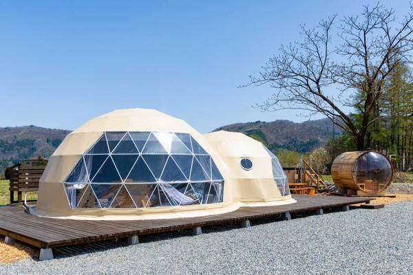 【長野県白馬村初！】ドッグランでワンちゃんを遊ばせながらサウナ！？BBQ！？プライベートサウナ付きグランピング施設「From P」