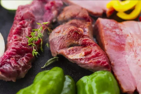 【長野県白馬村初！】ドッグランでワンちゃんを遊ばせながらサウナ！？BBQ！？プライベートサウナ付きグランピング施設「From P」