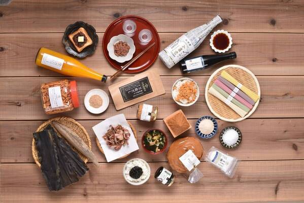 驚異のリピート率！「素材の、うまみ引き立つ。毎日だし」の開発秘話【久世福商店】