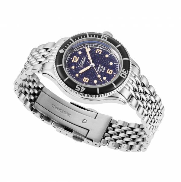 この1本にすべてを。“メテオライト・アベンチュリン×200m防水×ソーラー腕時計”