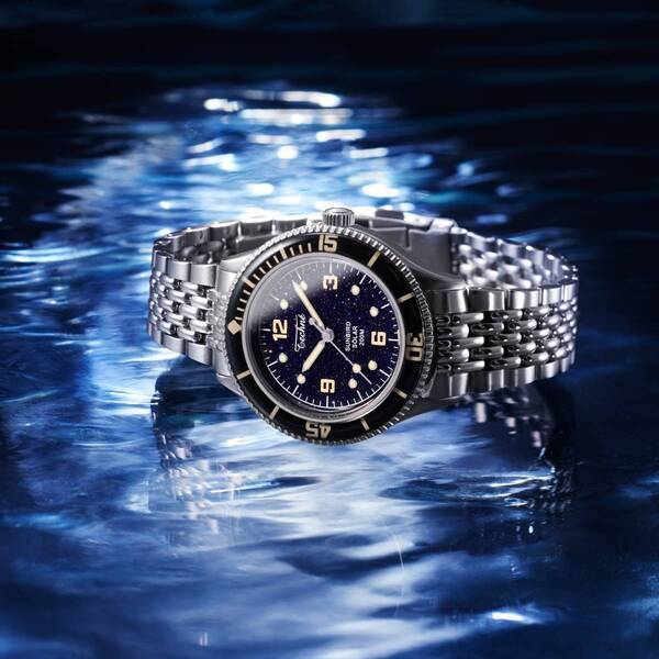 この1本にすべてを。“メテオライト・アベンチュリン×200m防水×ソーラー腕時計”