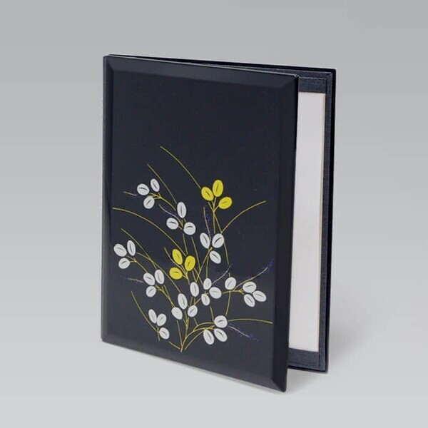 お盆・新盆に想いを届ける、新しい祈りのかたち。贈り方のマナーやお供えギフトを紹介するコラムを公開