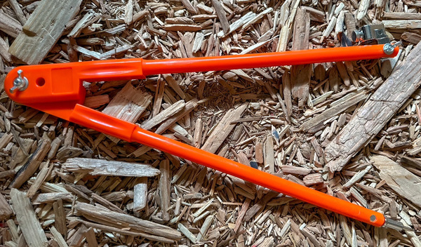 【日本初】 "巨大コンパス"投げ放題！物壊し&オノ投げBARで5月8日(水)より提供スタート！