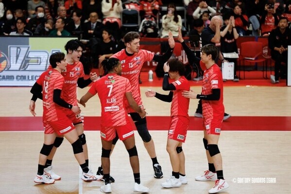 「選手の勇姿を写真で形に！」サントリーサンバーズ大阪が「みんなのおもいで .com 」を導入　～ファンとの絆を繋ぐ新たな取り組みを開始～