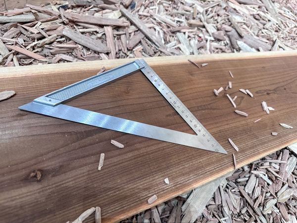 【日本初】 "三角定規"投げ放題！物壊し&おの投げBARで3月18日(月)より提供スタート！