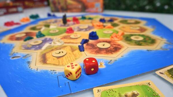 【マイスター株式会社の新研修】ボードゲーム「カタン」で戦略的思考力を鍛えるユニークな試み