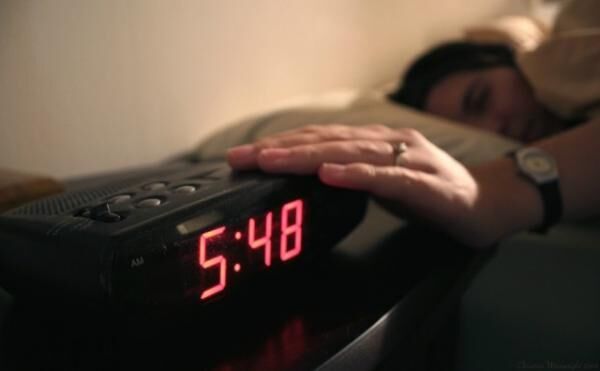 エクストリーム出社で睡眠が変わる？　朝の自由活動がもたらす好循環とは