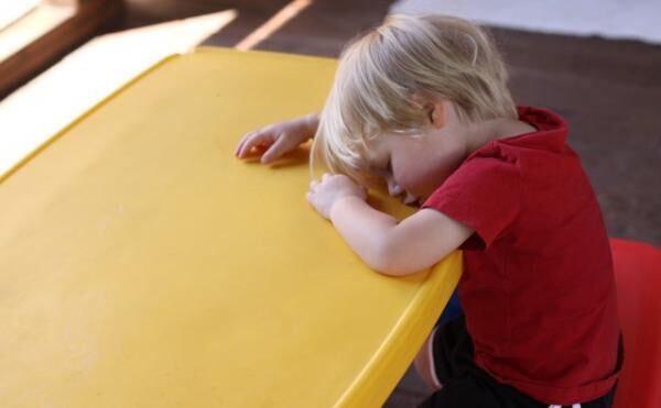 子供の睡眠障害は、「睡眠不足が慢性化して起こる」って本当？