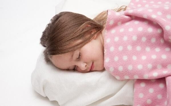 抱き枕が睡眠に与える影響――ストレス軽減と姿勢固定に効果的