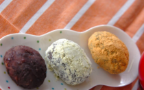 たっぷりのあんこと、モチモチ食感がおいしい「おはぎ」。お盆の季節になると、ズラリと店頭に並びますね。普段はお店で調達するという方も、今年は手作りにチャレンジしてみませんか。そこで今回は、お盆に食べたい「おはぎ」レシピ5選をご紹介。