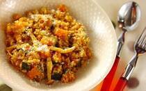 「リゾットは手間がかかりそう…」と敬遠していませんか？実は、レンジやフライパンだけで簡単に作れるリゾットもたくさんあるんです。今回は、E・レシピで人気の時短リゾットをランキング形式でご紹介。テレワークのランチや、おしゃれなディナーにぜひ作ってみてくださいね。