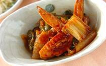 旨味が濃い「手羽先」は煮ても焼いても揚げても絶品！ご飯やビールに合わせるなら、王道の甘辛味が間違いなしです。そこで今回は、絶品甘辛味の手羽先レシピをご紹介。チキンおかずの幅を広げておけば、毎日の献立はもちろん、クリスマスなどのイベントや週末ごはんにも大活躍します。ぜひ参考にしてくださいね。