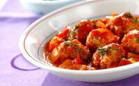 煮込むだけでご馳走【トマト煮】の人気レシピ8選〜鶏・豚・魚が勢ぞろい！旨みを引き出すコツも