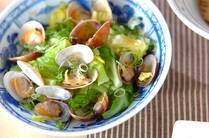 春になると身がふっくらと太り、うま味がぐっと増すアサリ。手頃な価格で手に入りやすく、鉄分やミネラルも豊富なのがうれしいですね。だしがジュワッと広がる味わいは、毎日の献立に大活躍。